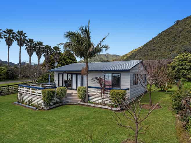 8366 State Highway 35, Waihau Bay
