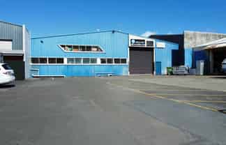 Industrial Warehouse for Lease 