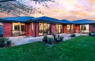 8 Rhyolite Court, ROLLESTON
