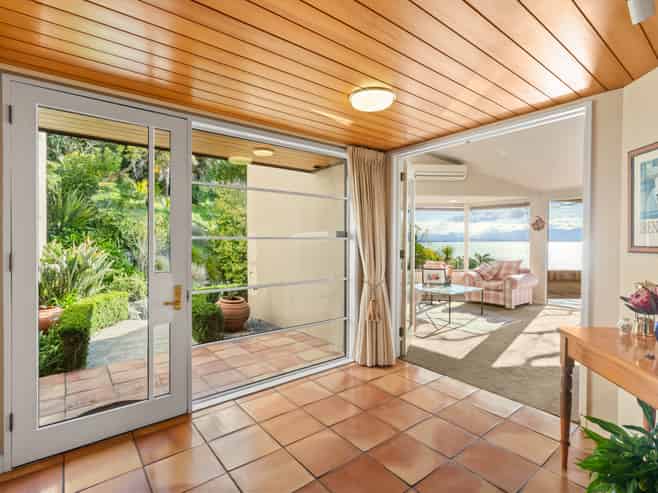 54 The Cliffs, Britannia Heights