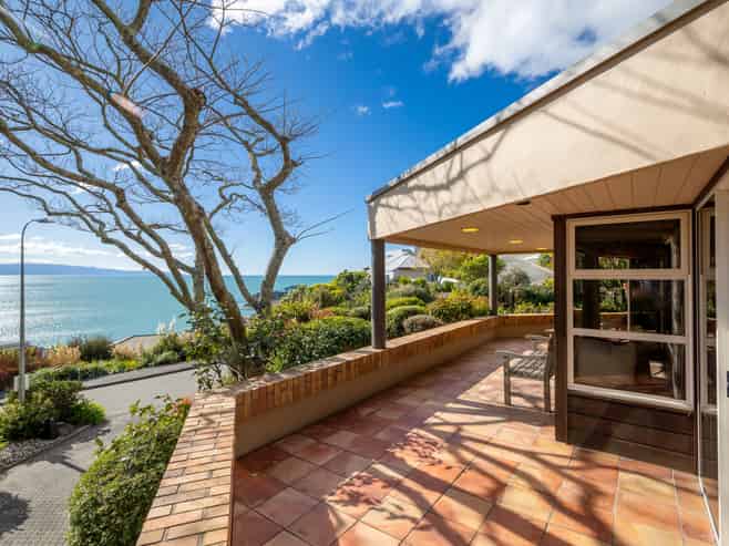 54 The Cliffs, Britannia Heights