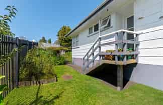 2/34B Sunnynook Road, Sunnynook