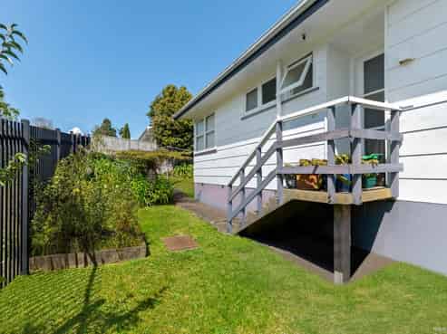2/34B Sunnynook Road, Sunnynook