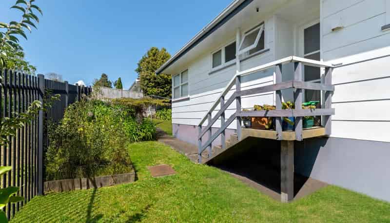 2/34B Sunnynook Road, Sunnynook
