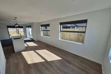 7 Rita Angus Road, Belfast