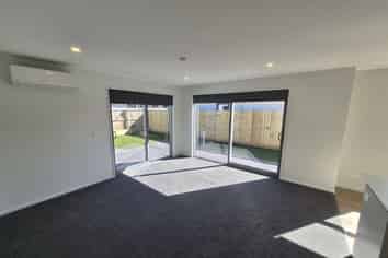 7 Rita Angus Road, Belfast