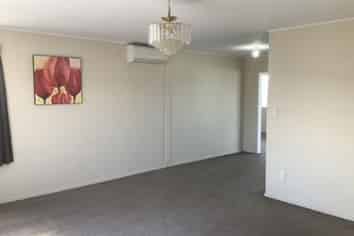 12 Outram Grove, Kelson