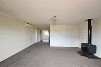 12 Outram Grove, Kelson