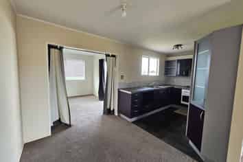 12 Outram Grove, Kelson