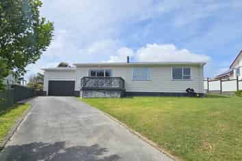 12 Outram Grove, Kelson