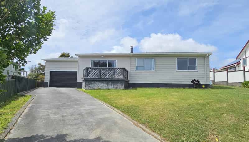 12 Outram Grove, Kelson