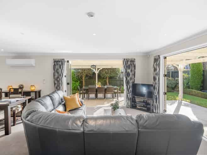 17 Watermill Boulevard, Northwood