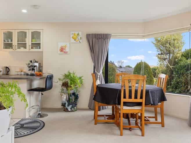32 Balmoral Drive, Hilltop
