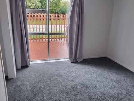2/1569 Great North Road, Waterview