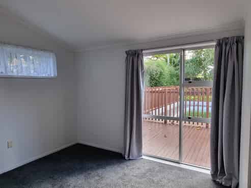 2/1569 Great North Road, Waterview