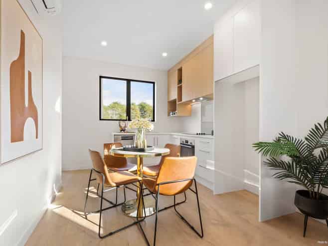 2/13 Crosby Road, West Harbour
