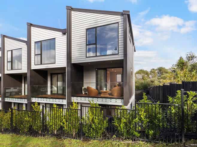 2/13 Crosby Road, West Harbour