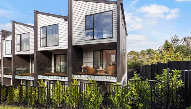2/13 Crosby Road, West Harbour