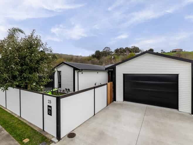 23 Golding Road, Taradale