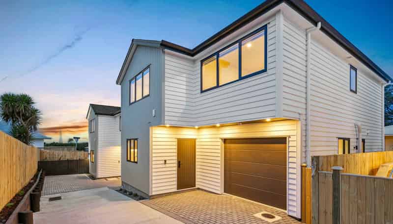 8C Ayrton Street, Te Atatu South