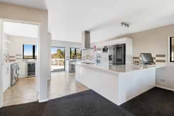 105 Alec Craig Way, Gulf Harbour