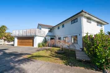 105 Alec Craig Way, Gulf Harbour