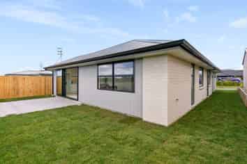 21 Cowell Crescent, Pyes Pa