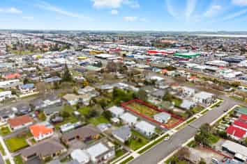 8 Montgomery, Levin