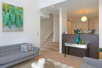 8 Hirimate Place, Flat Bush