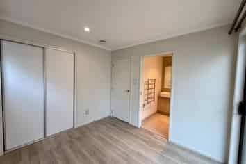 8 Hirimate Place, Flat Bush