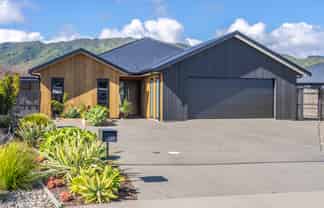 17 Kaiwaru Place, Waikanae