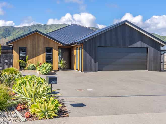 17 Kaiwaru Place, Waikanae