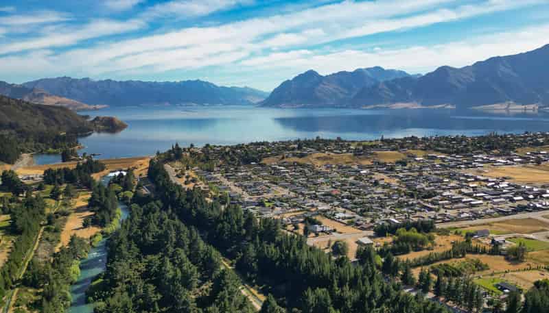 8 Cemetery Road, Lake Hawea
