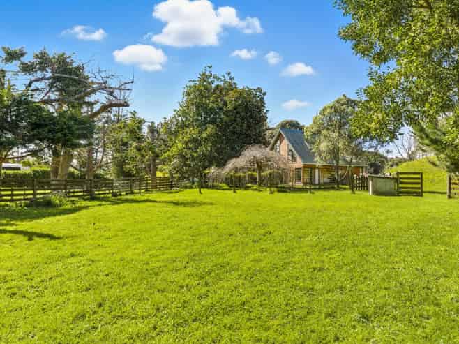 345 Mazengarb Road, Paraparaumu