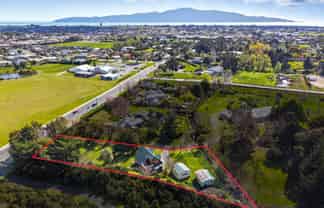 345 Mazengarb Road, Paraparaumu