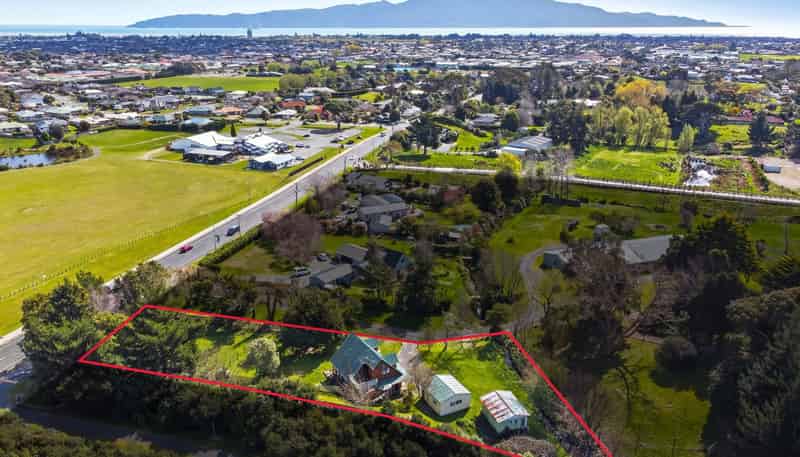 345 Mazengarb Road, Paraparaumu