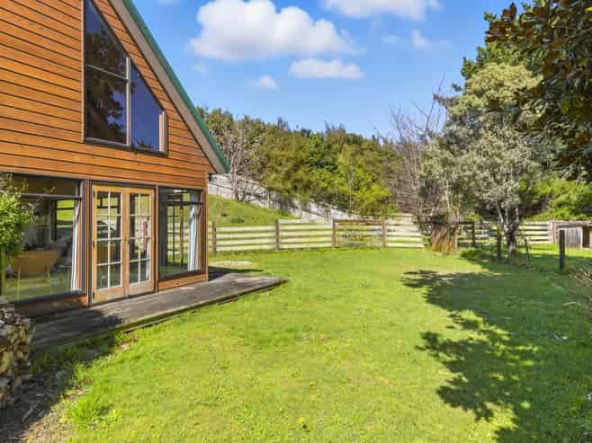 345 Mazengarb Road, Paraparaumu
