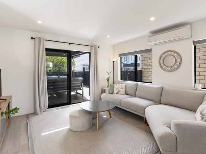 12 Kearns Drive, Hobsonville