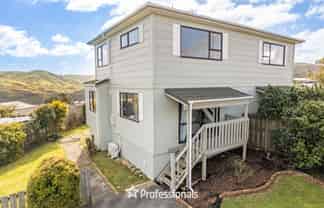 25b Outram Grove, Kelson
