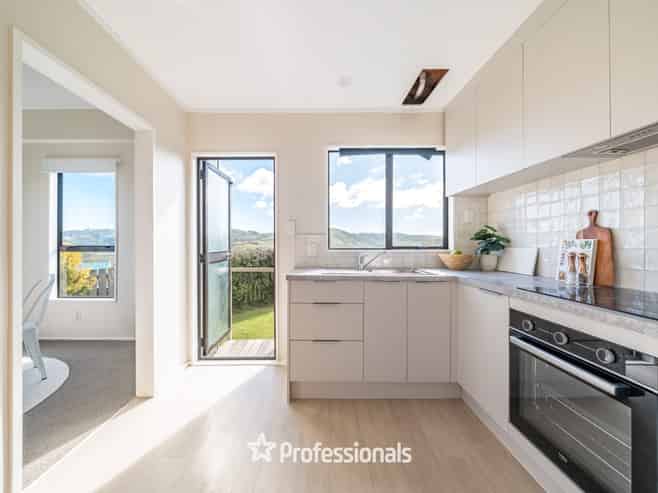 25b Outram Grove, Kelson