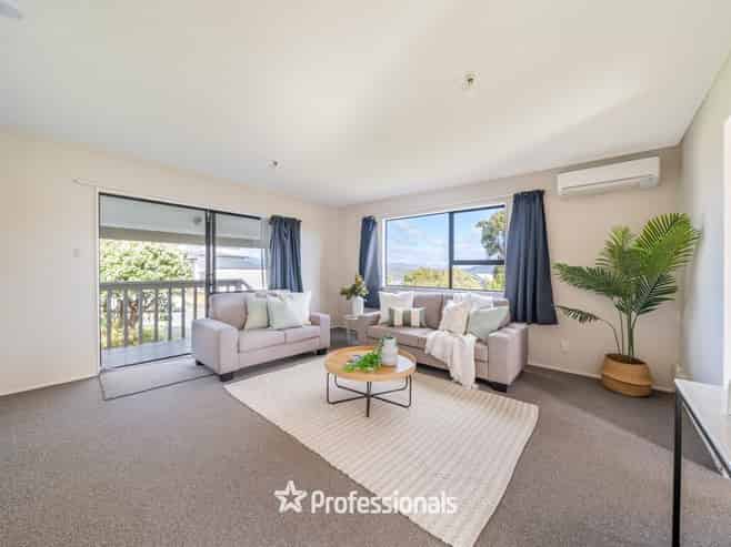 25b Outram Grove, Kelson