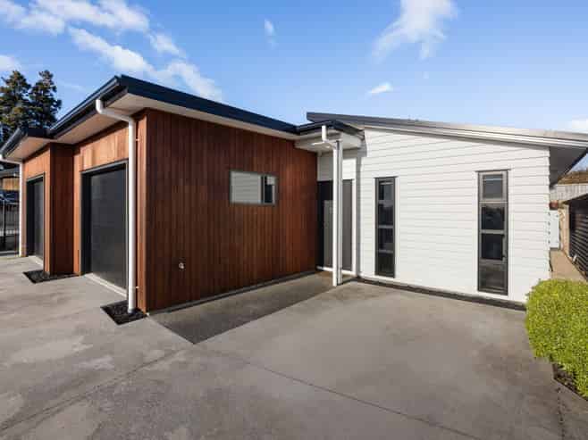 43C Heathfield Avenue, Huntington