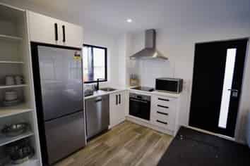 4-2/74 Carrington Avenue, Silverdale