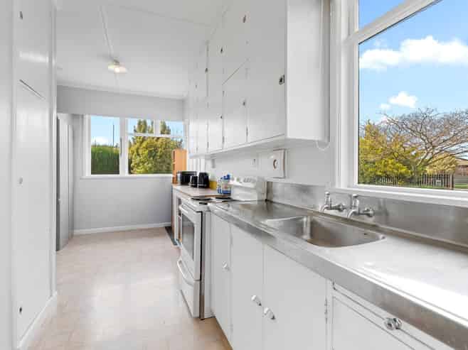 198 Maxwell Road, Redwoodtown
