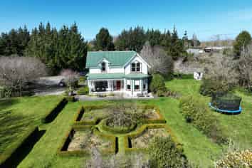 74 Riverbank Road, Inch Clutha