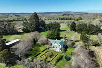 74 Riverbank Road, Inch Clutha