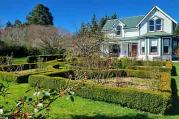 74 Riverbank Road, Inch Clutha