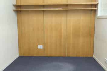 TIDY WAREHOUSE FOR LEASE

