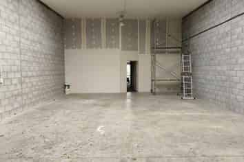TIDY WAREHOUSE FOR LEASE

