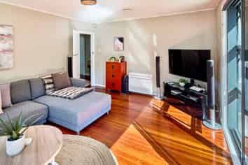 316 Main Road, TAWA